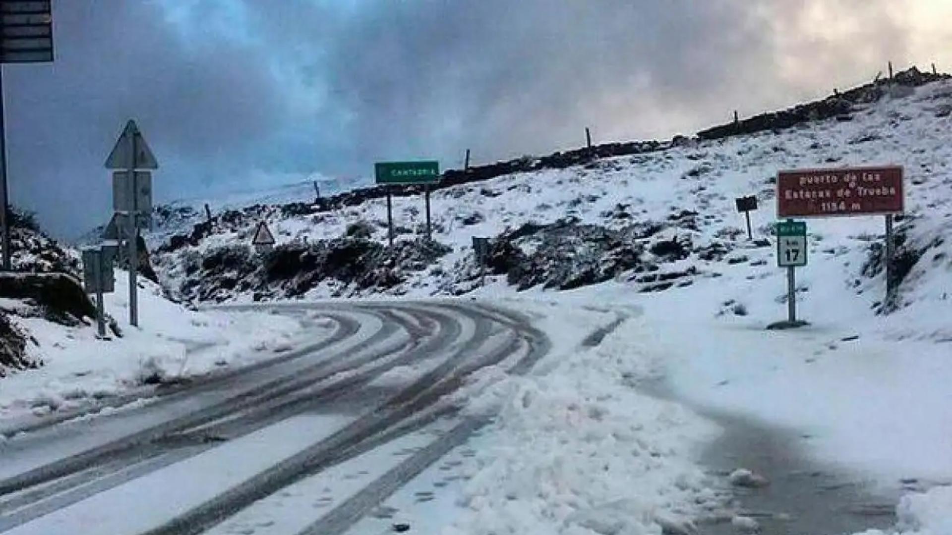 La Nieve Obliga Al Uso De Cadenas En Varios Tramos De Carreteras De