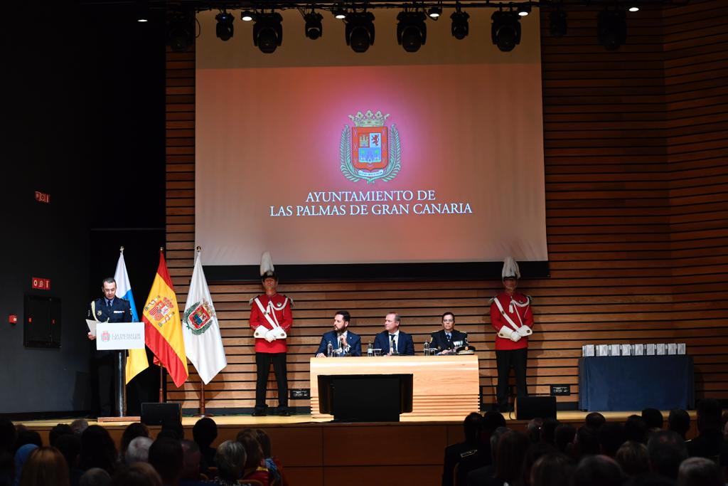 Fotos Acto de honores y distinciones de la festividad de la Policía