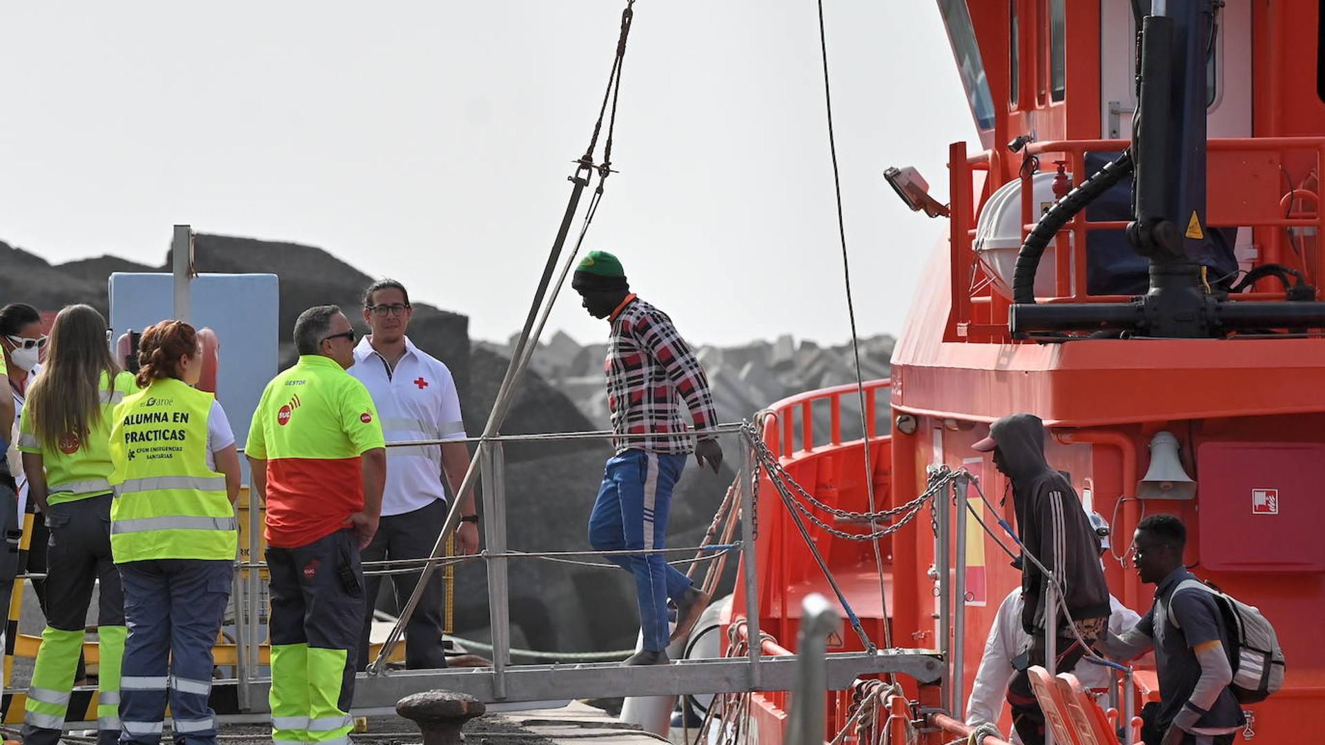 Un Nuevo Cayuco En El Hierro Eleva A 482 Los Migrantes Llegados A