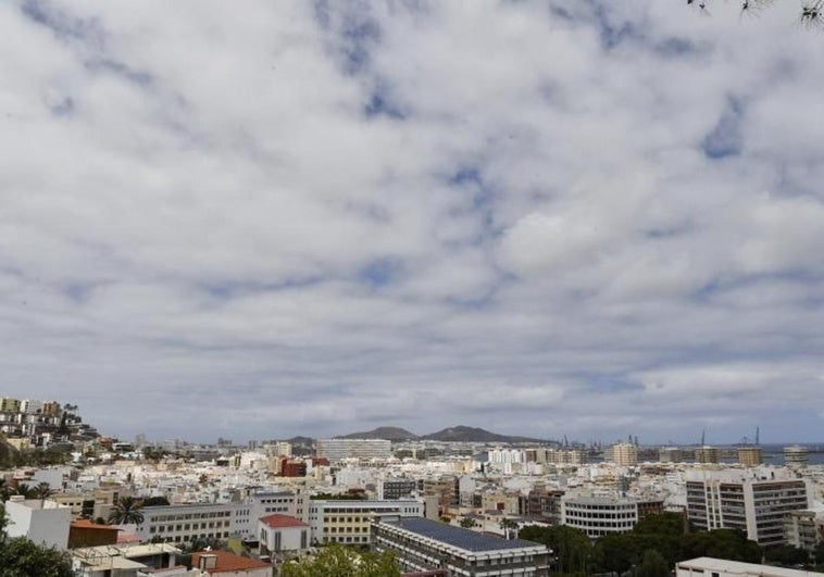 El norte de las islas seguirá este lunes con cielos nubosos o con