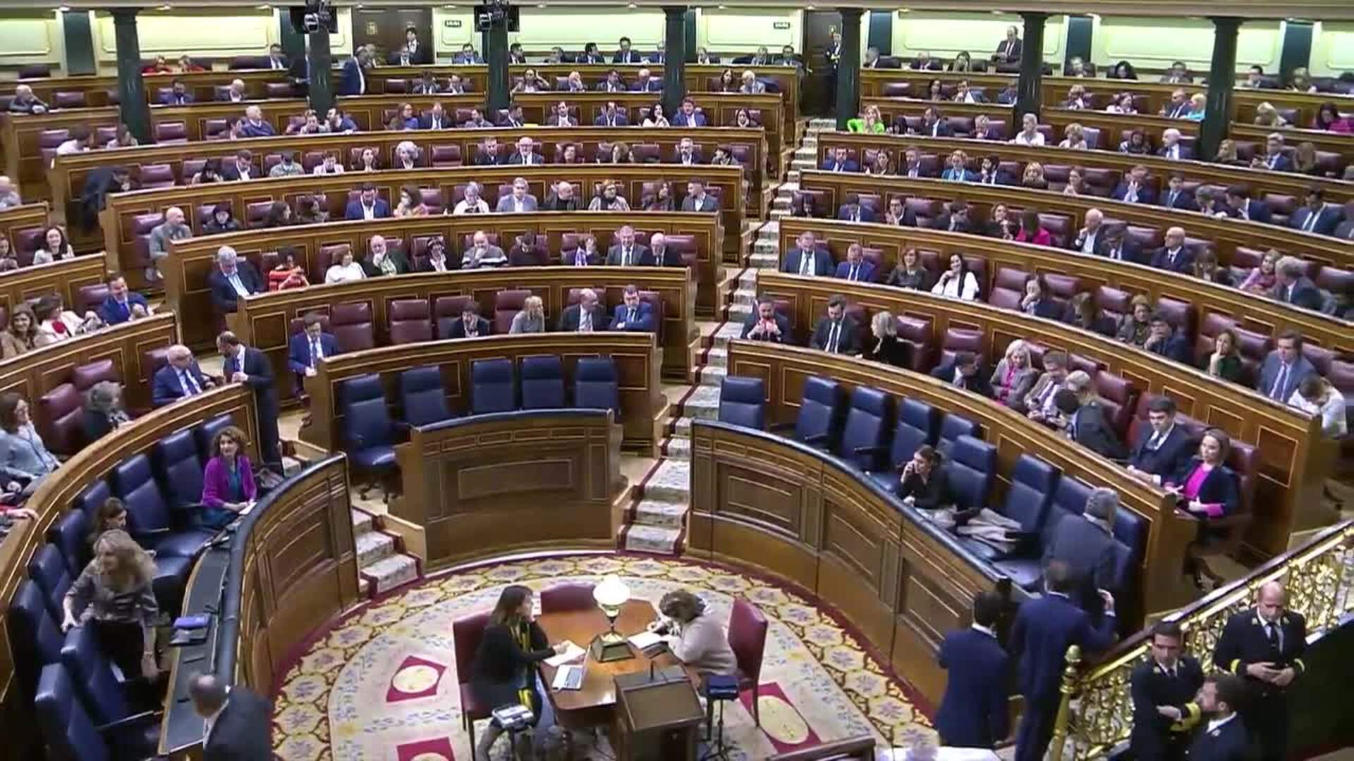 El Gobierno Aprueba La Ley De Familias Que Crea Nuevos Permisos Para