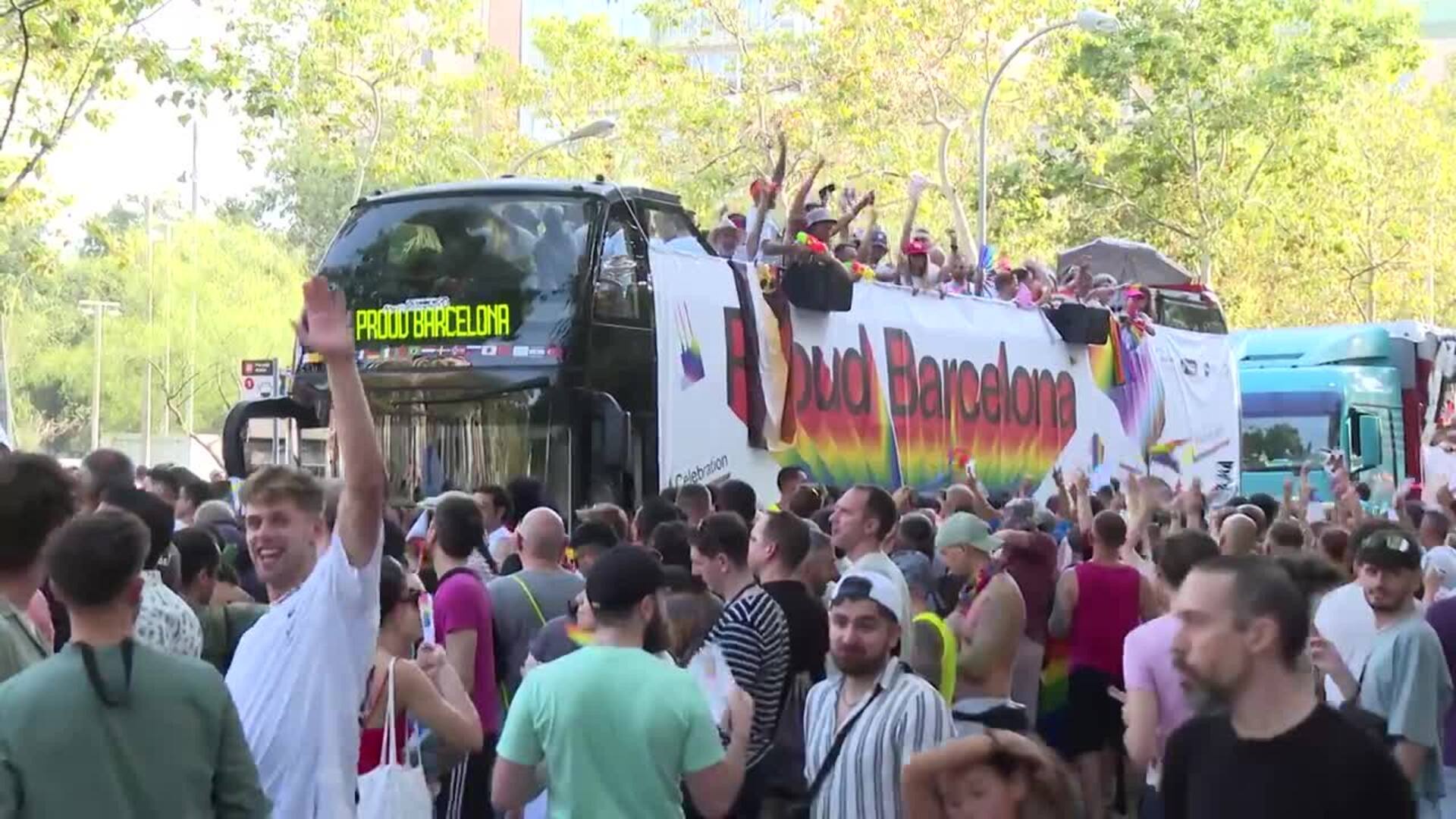 Barcelona Se Inunda De Reivindicaci N Y Fiesta En Motivo Del Pride