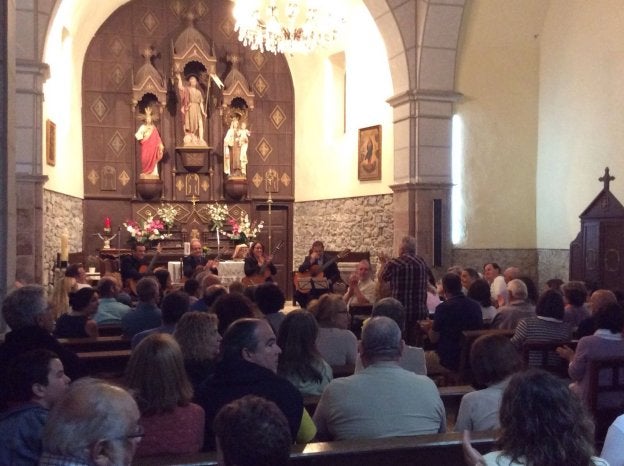 Lleno Absoluto En El Concierto Del Grupo Entrequatre El Comercio