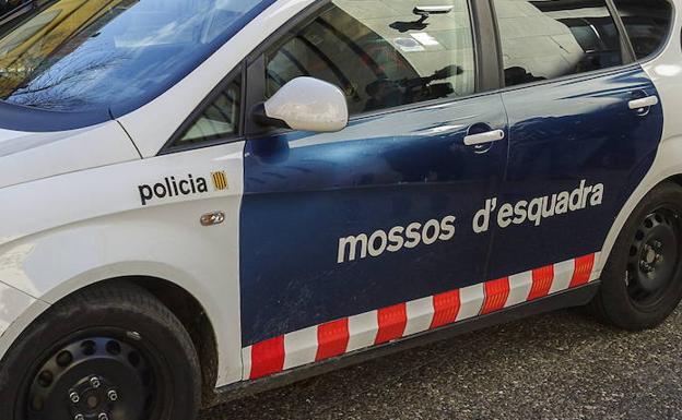 Un Hombre Muere Tiroteado Mientras Hablaba Con Un Polic A En Barcelona