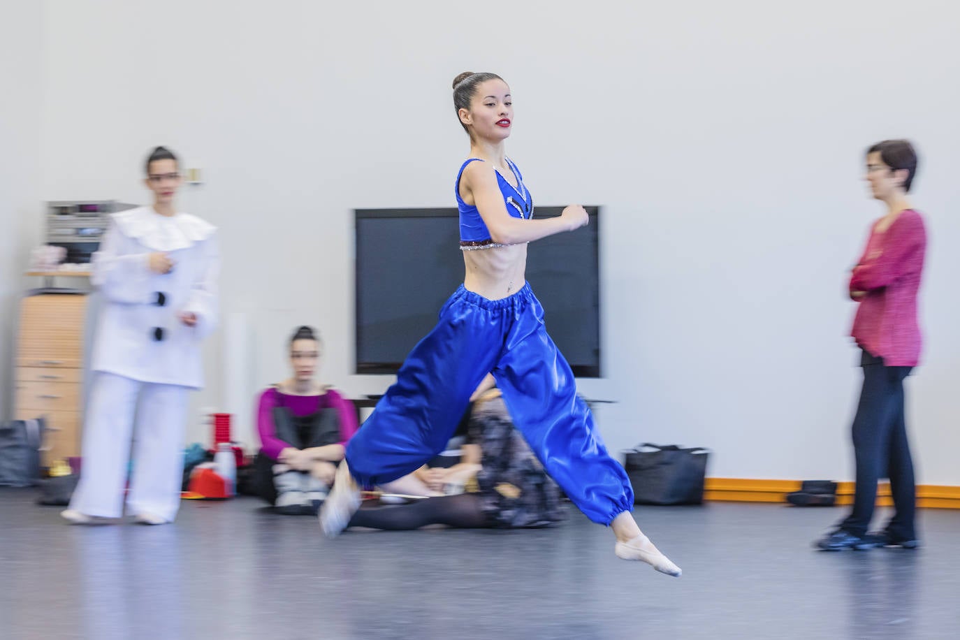 Fotos Alumnos Del Conservatorio De Danza Ensayan El Cascanueces De