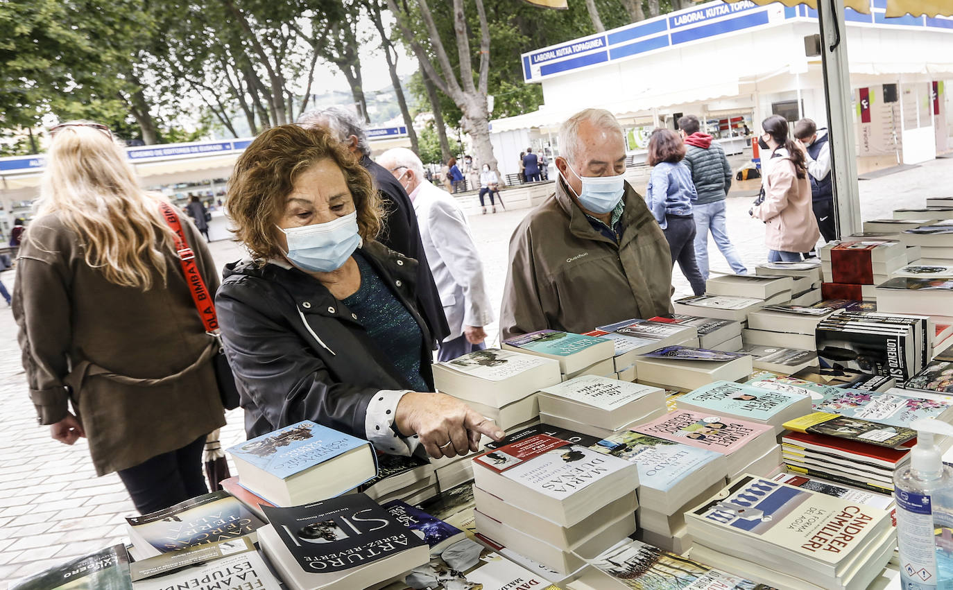 Fotos Primer día de la feria del libro en Bilbao El Correo