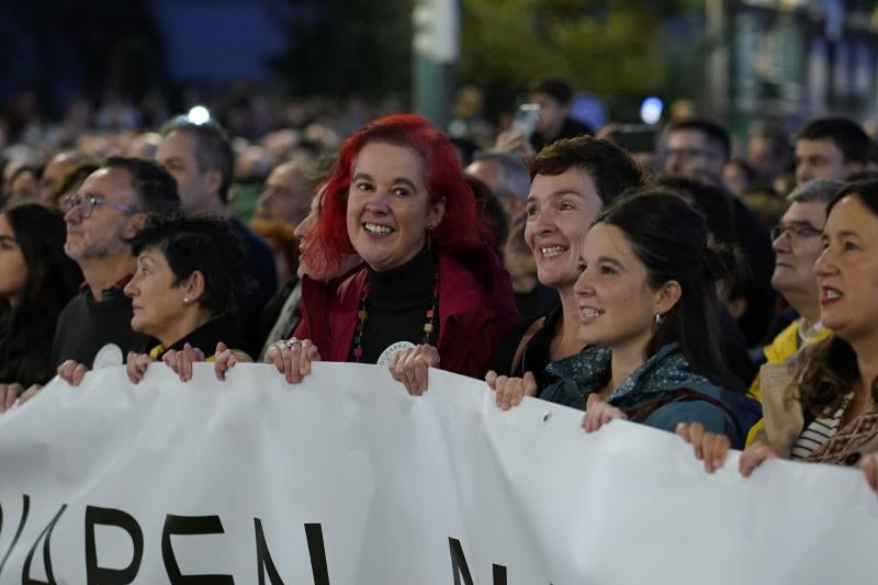 Miles De Personas Claman En Bilbao Para Defender El Euskera El Correo