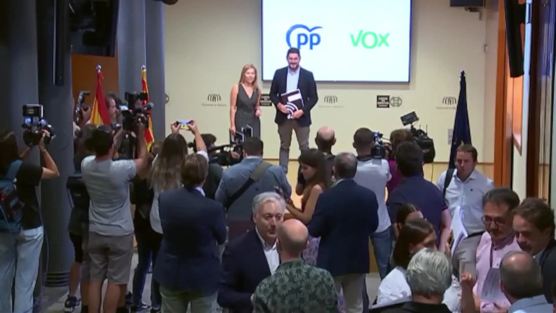 El PP y Vox oficializan el acuerdo del gobierno de coalición en Aragón