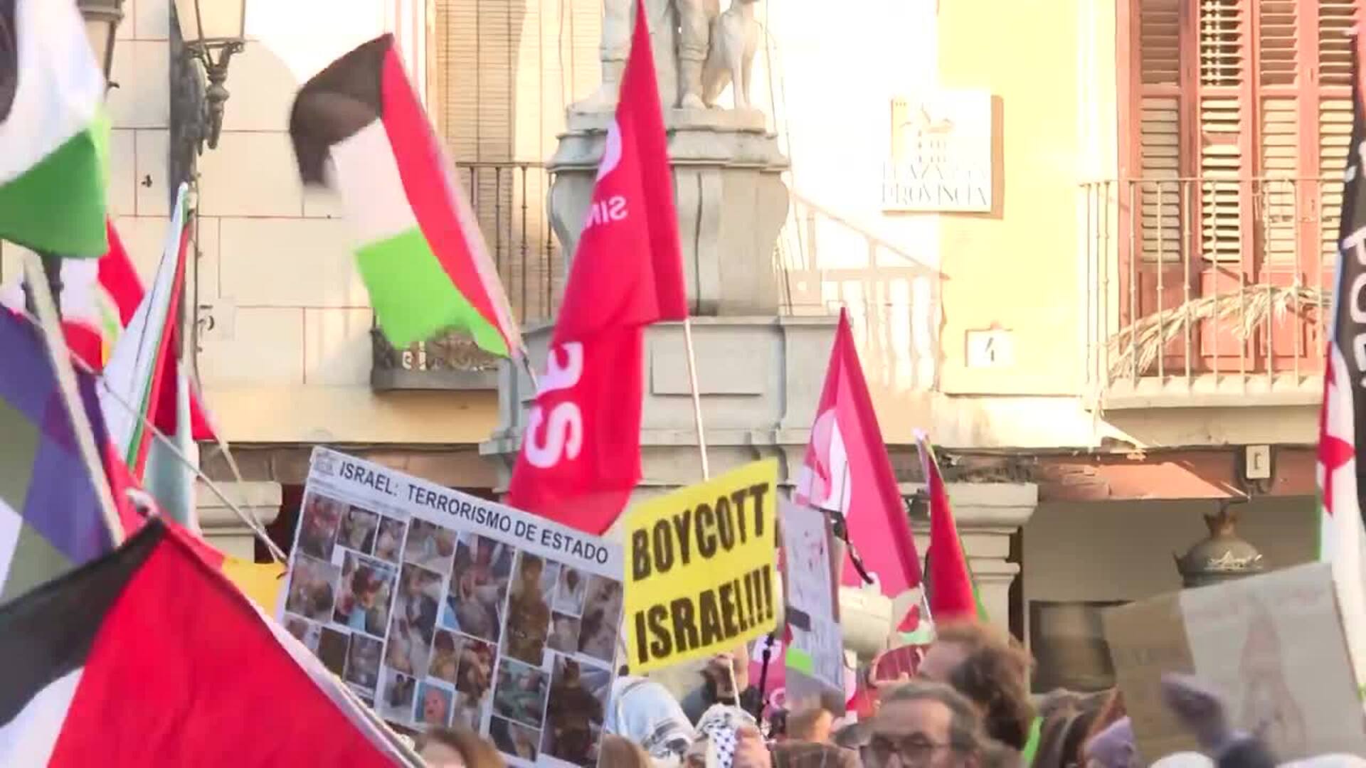 Decenas De Personas Se Manifiestan En Madrid En Apoyo A Palestina El