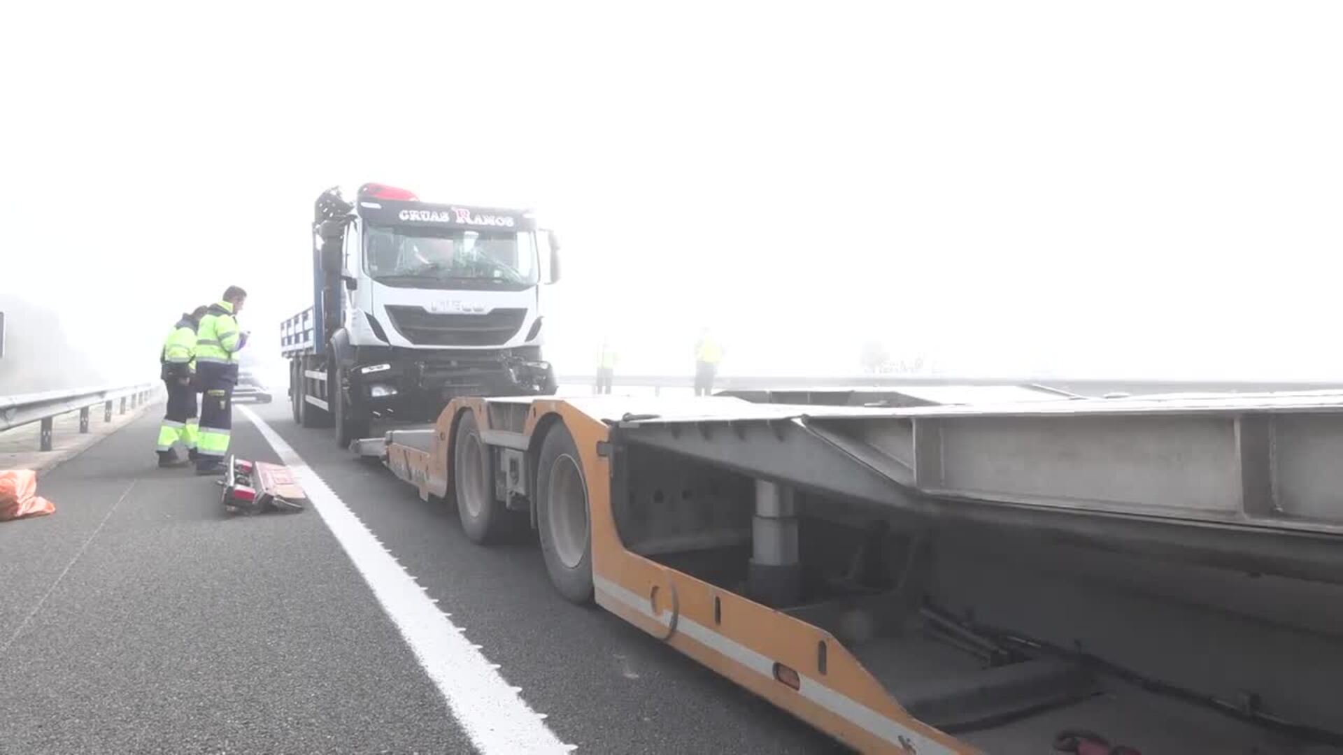 Un accidente múltiple obliga a cortar la EXA1 en Galisteo Cáceres