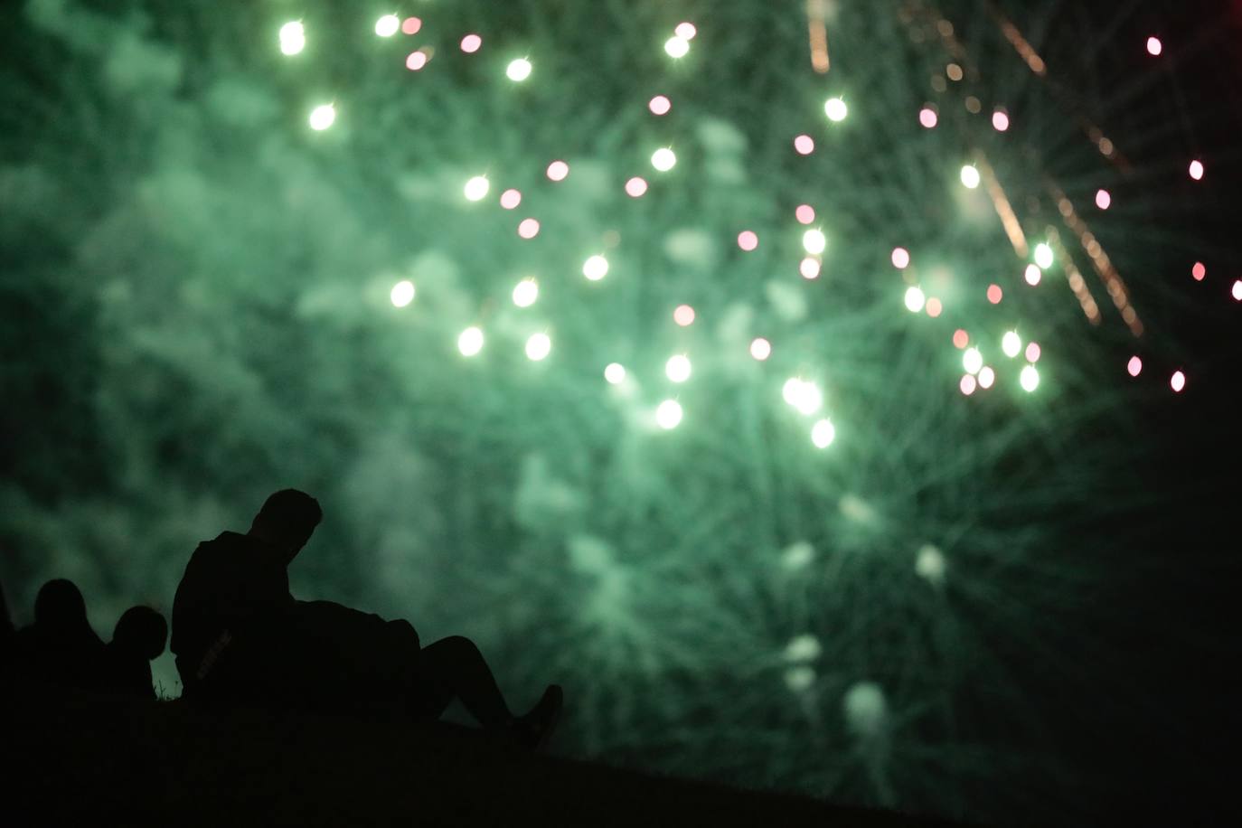 En imágenes los fuegos artificiales del lunes 4 de septiembre El