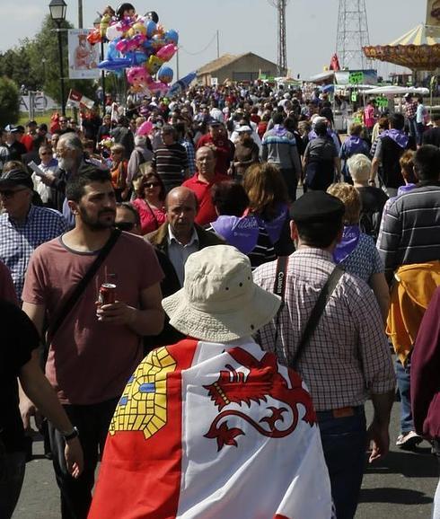 Alrededor De 25 000 Personas Dan Color A La Fiesta En Villalar El