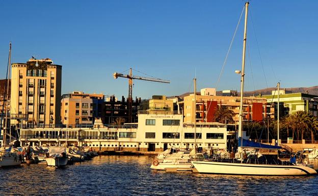 Almería | El Real Club Náutico de Adra, catalogado 'de utilidad pública' por su labor social