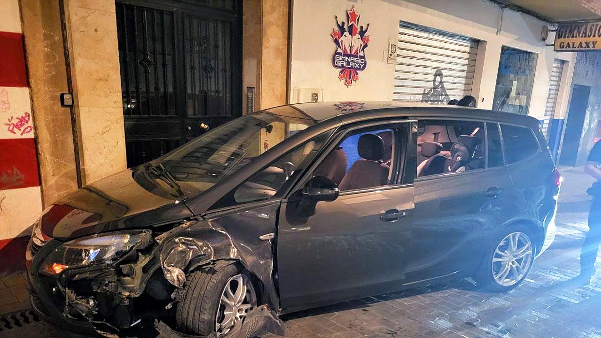 Accidente En Granada Cuatro J Venes Heridos Tras Chocar Su Coche