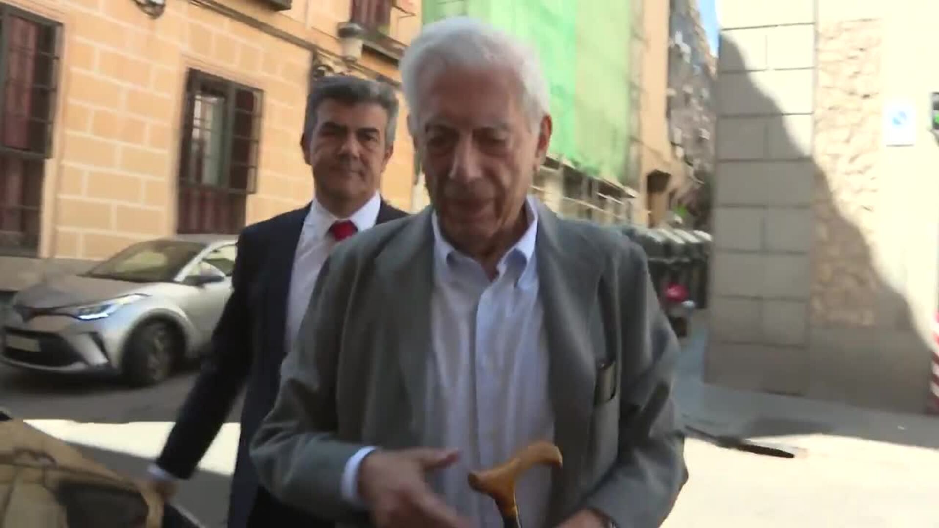 Mario Vargas Llosa Reaparece Junto A Su Hijo Gonzalo Ideal