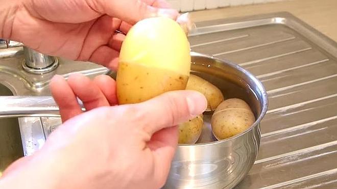 Una manera rápida y fácil de pelar patatas Ideal