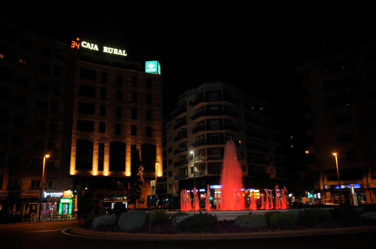 El Motivo Por El Que La Fuente De Puerta Zamora Se Iluminar De Rojo