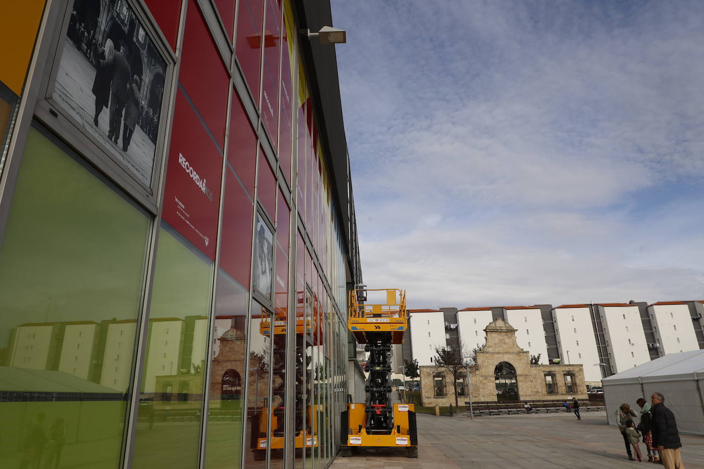 Restauran El Mural De Las V Ctimas Del Terrorismo En La Plaza De La