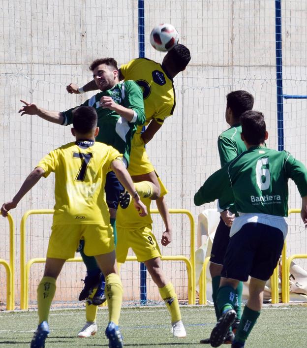 El Yagüe despide su mala racha con goleada La Rioja