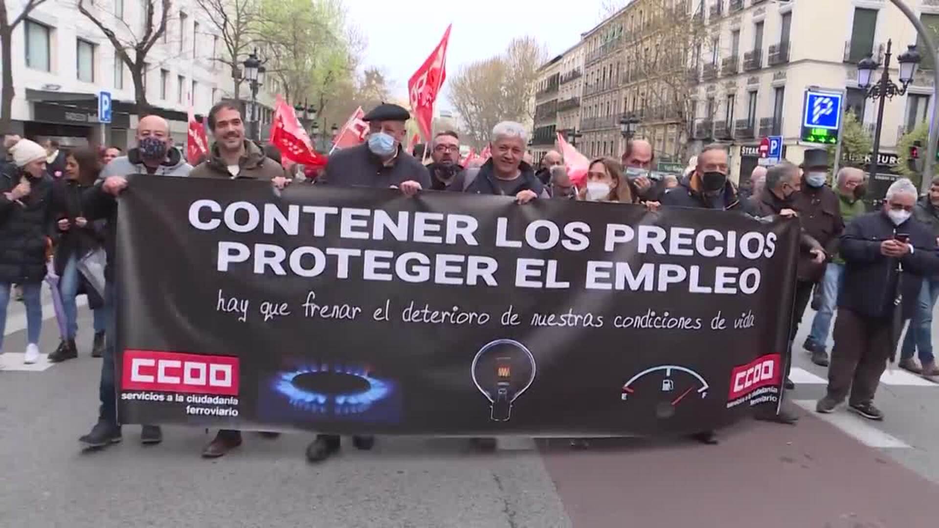 Miles De Personas Se Manifiestan Para Pedir Al Gobierno Que Frene La