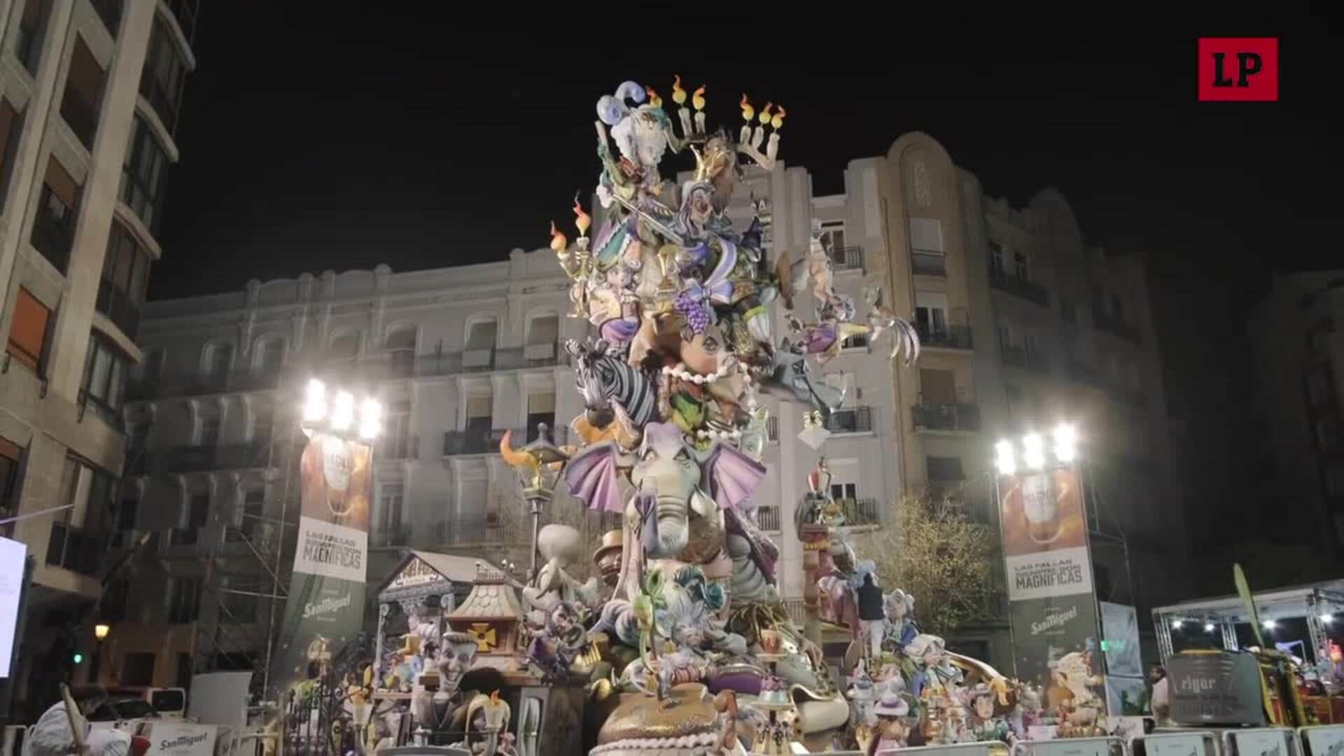 Vídeo así es la falla Reino de Valencia Duque de Calabria de 2022