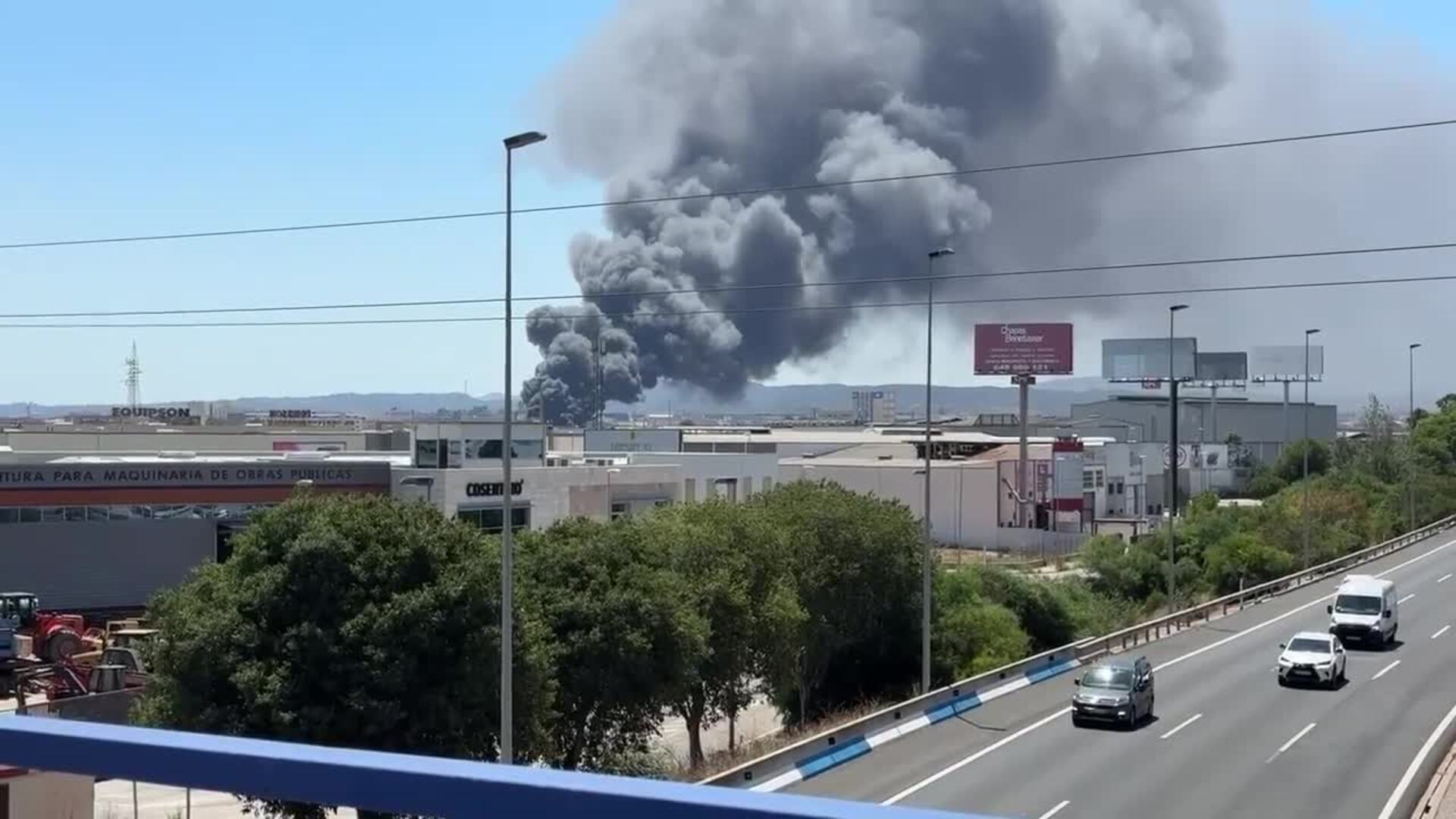 Incendio En Una Plata De Basuras De Silla Las Provincias