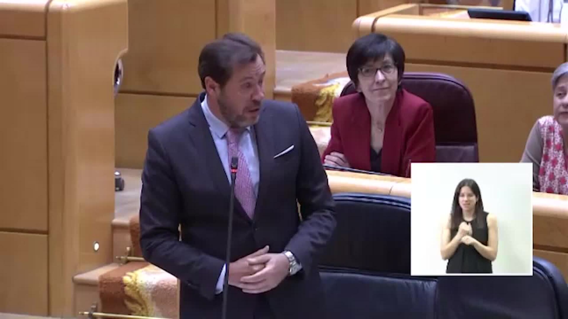 Un Senador Del Pp Tacha A Puente De Necio Y El Ministro Replica Las