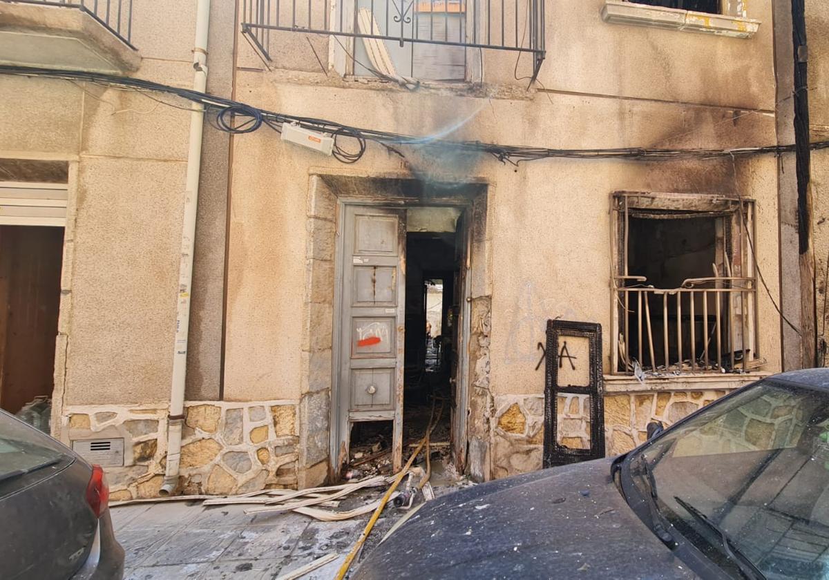 El Fuego Calcina Una Vivienda Okupada En La Calle Castell N De Orihuela