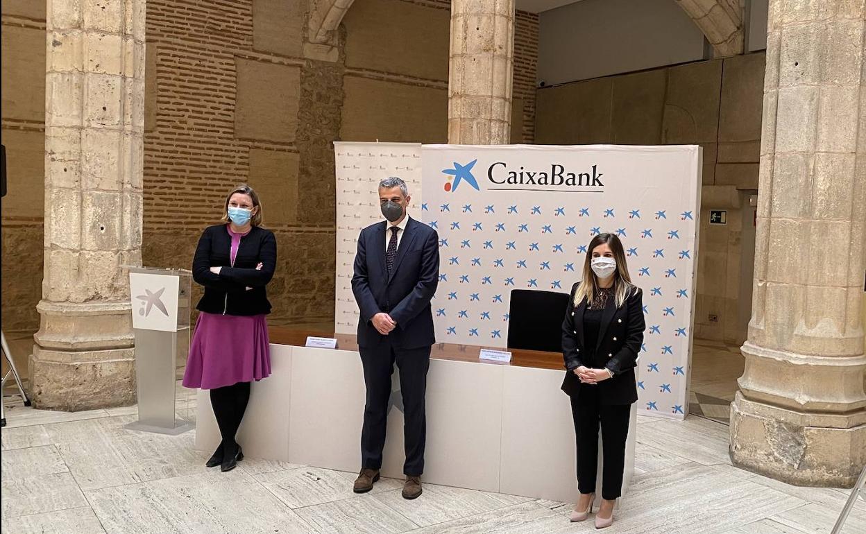 La Junta De Castilla Y Le N Y Microbank Firman Un Convenio De