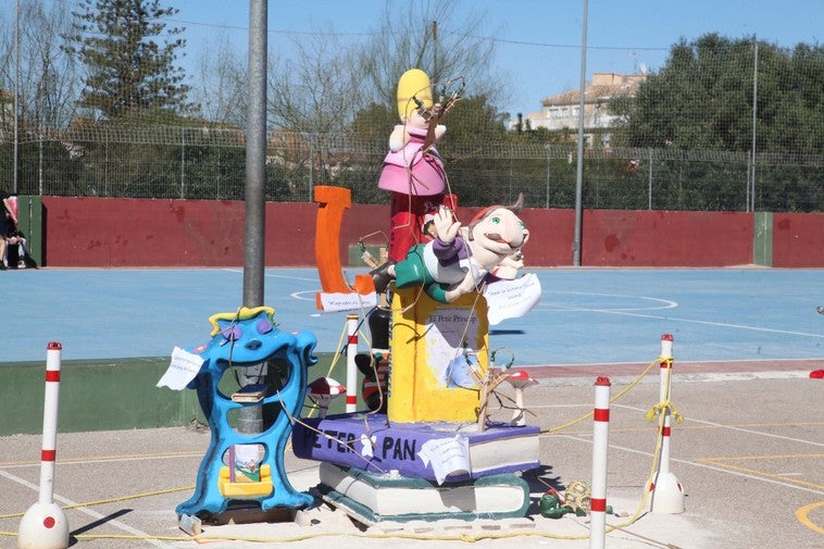 Las Fallas llegan al colegio Paidos de Dénia