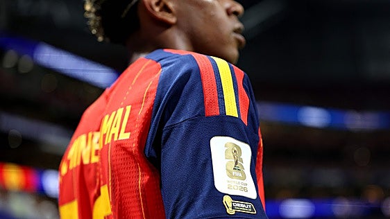 Qué significan los parches de las camisetas del Mundial y por qué no todos llevan el mismo
