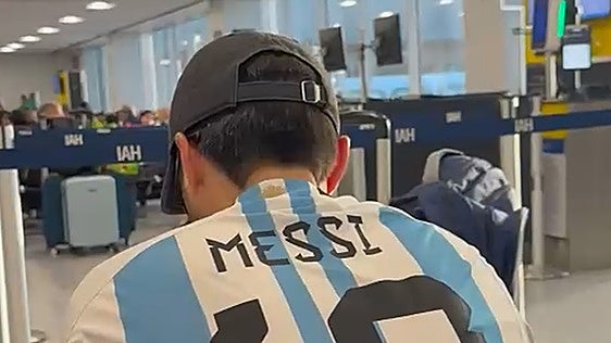 2.500 dólares para ver a Messi y casi se lo pierde