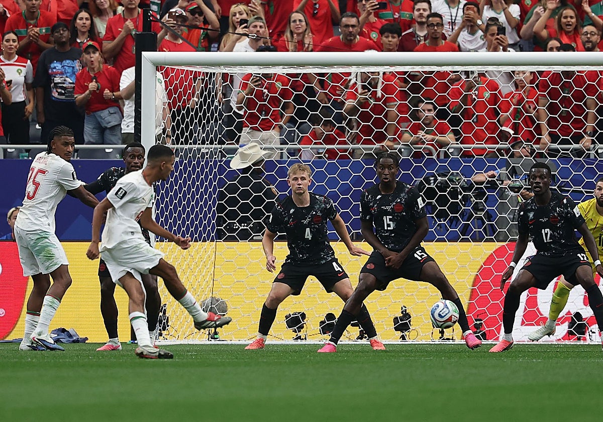 Marruecos golea a Canadá y se mete en cuartos
