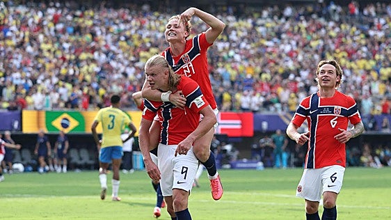 Dos cornadas de Haaland acaban con Brasil
