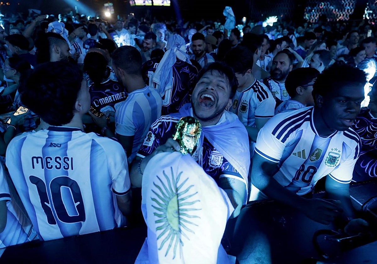Dos patrias y un balón: el dilema de los 150.000 argentinos-españoles ante la final del Mundial