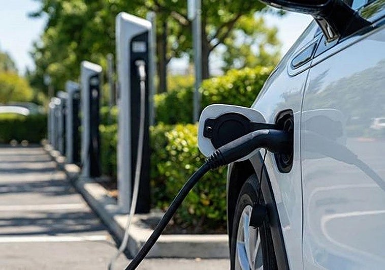 Con 54.000 puntos de recarga viajar en eléctrico sigue siendo un reto por precios y averías