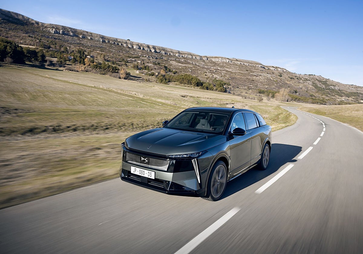 Probamos la versión híbrida y el eléctrico de mayor autonomía del DS Nº7