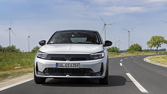 Hemos probado el Corsa GSE, el coche eléctrico más deportivo de Opel