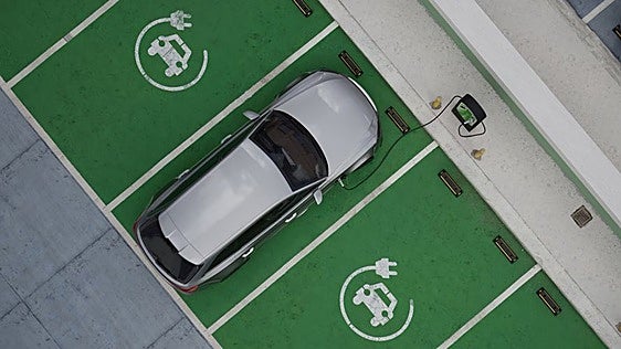 Casi 18.000 puntos inoperativos frenan la electromovilidad en España