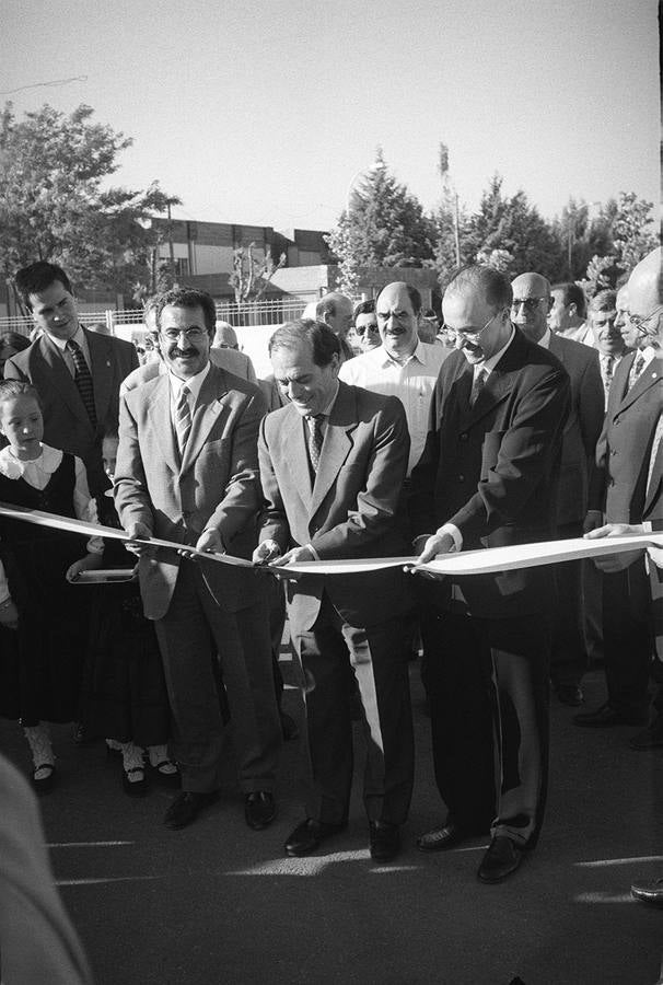 E01.06.99 Durante la inauguración de la feria de la madera de Íscar.