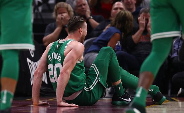 Gordon Hayward, tras sufrir la lesión. 