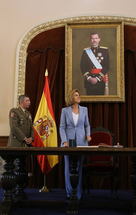 La ministra de Defensa, María Dolores de Cospedal, visita la Academia de Caballería de Valladolid