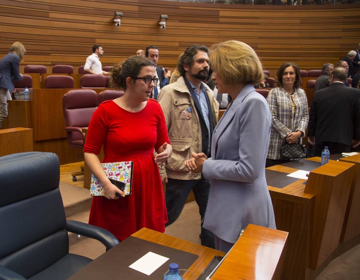 La ministra de Defensa, Dolores de Cospedal, ha aprovechado el acto para defender a ultranza la aplicación de la ley, la Constitución y el Estado de Derecho