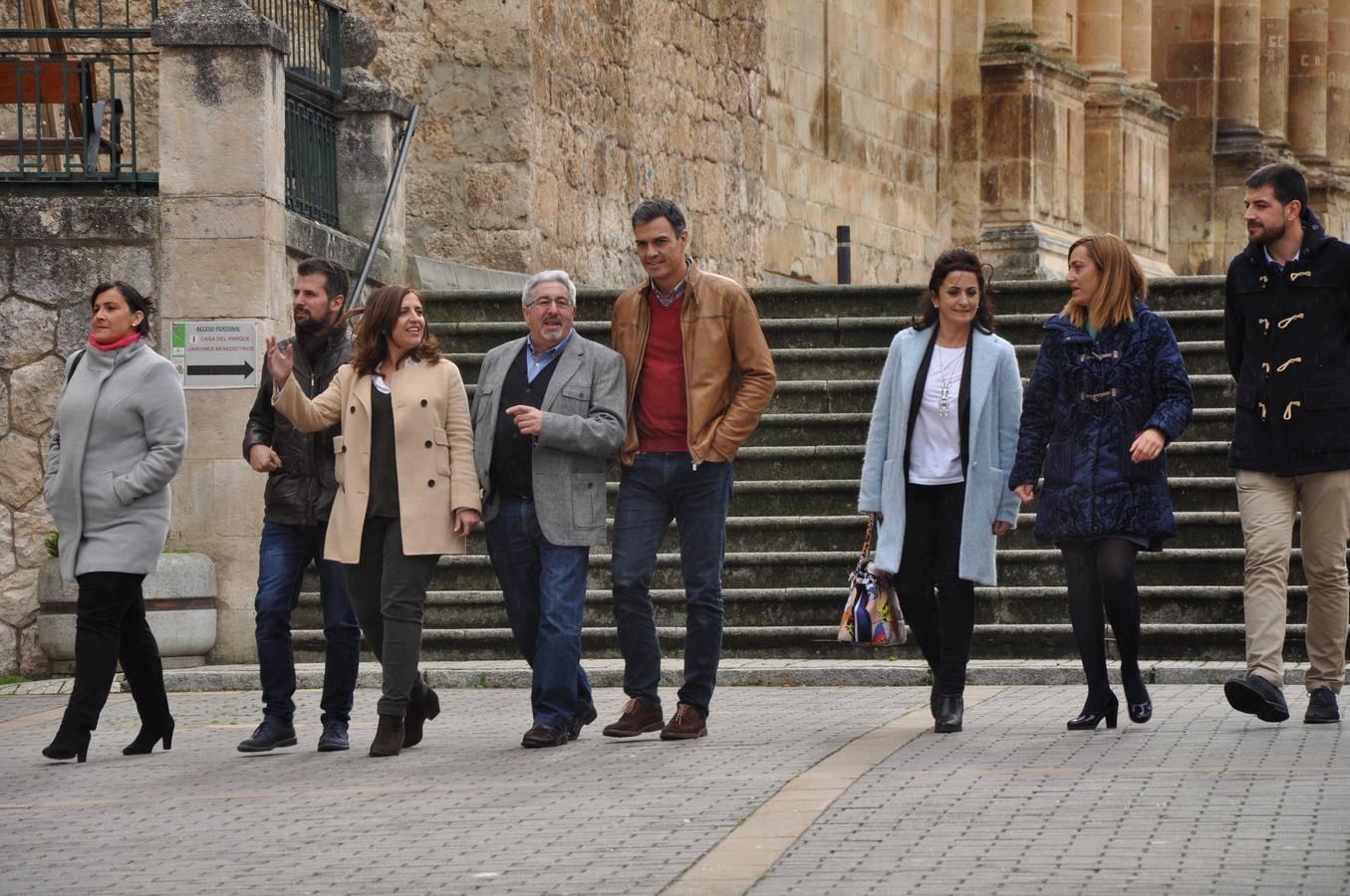 El secretario general del PSOE ha participado en una reunión de dirigentes socialistas en la región con alcaldes burgaleses de las comarcas de Las Merindades y La Bureba