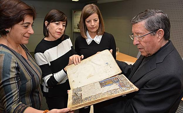 El archivo contiene más de 7.000 documentos