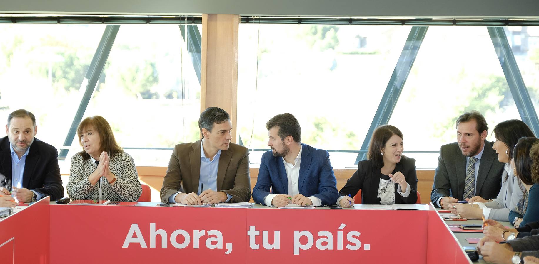 El secretario general del PSOE, Pedro Sánchez, ha avanzado que su partido irá «de la mano» con el PSC a la hora de tejer pactos de Gobierno tras las elecciones catalanas del 21 de diciembre