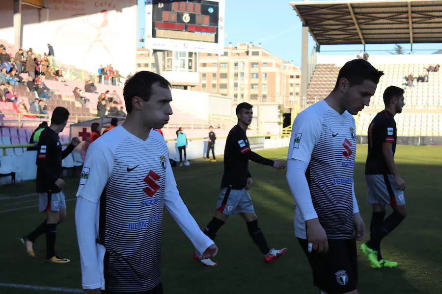 El Burgos consiguió asegurar un punto tras empatar en la recta final un partido que se puso cuesta arriba con el gol inicial del Bilbao Athletic