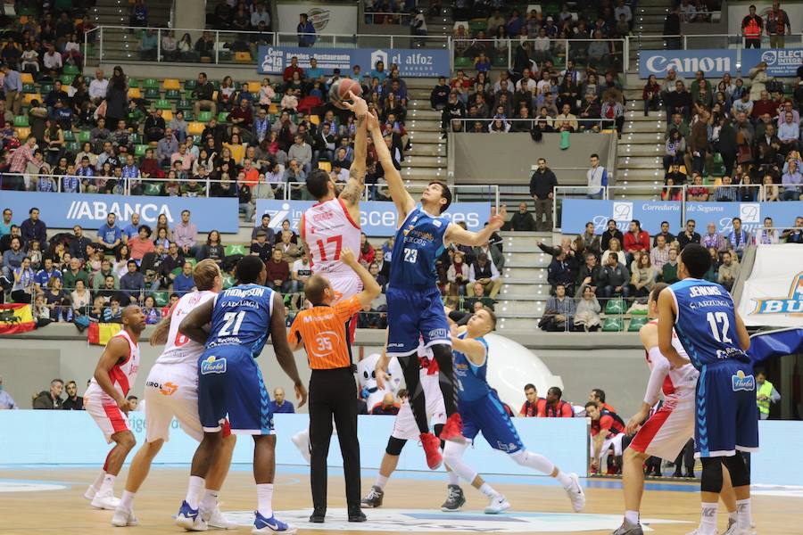 Un Coliseum lleno hasta la bandera volvió a vibrar con el San Pablo Burgos, a pesar de la derrota frente a Baskonia