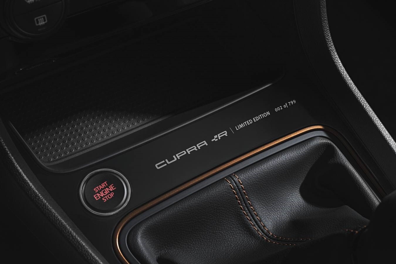 A primeros de año llega la nueva serie especial del Cupra, que con 310 caballos para la versión con cambio manual supone el modelo más potente de la marca. A nuestro mercado solo se venderán 40 unidades.