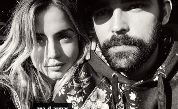 Ana de Armas junto a su novio Alejandro Pineiro Bello. 